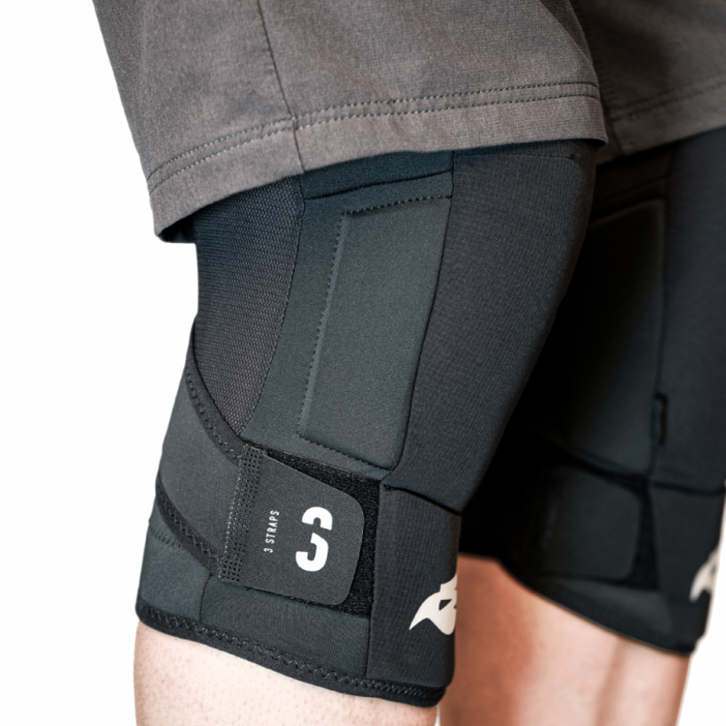 3Strap Knee Pads Black-1
