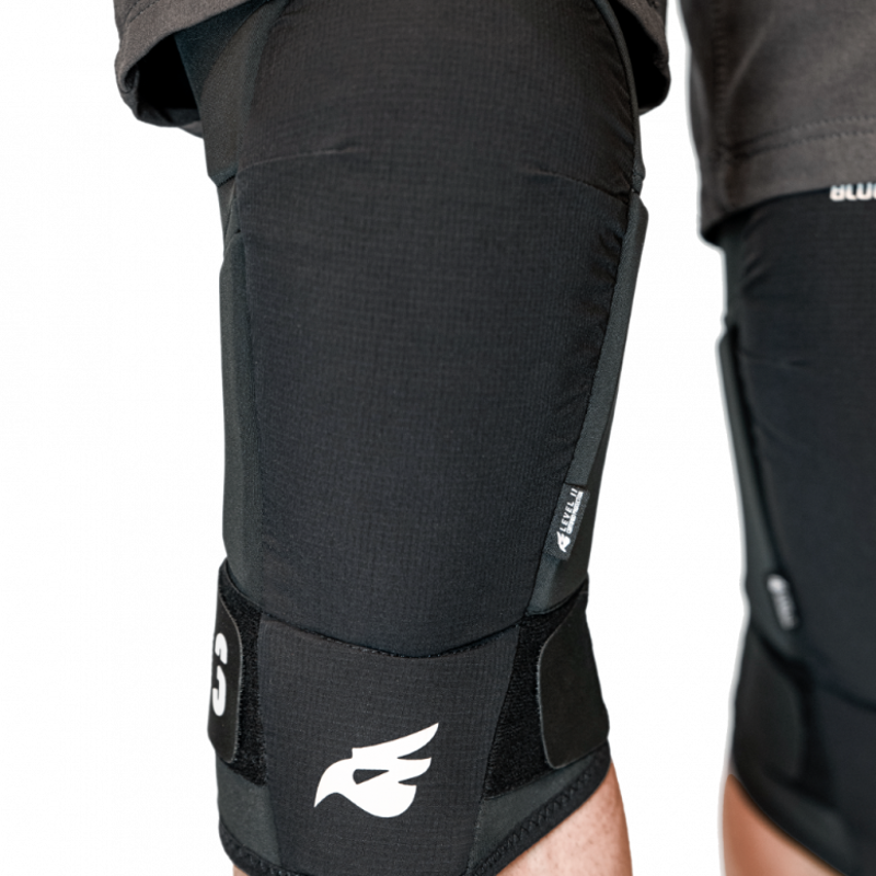 3Strap Knee Pads Black-2